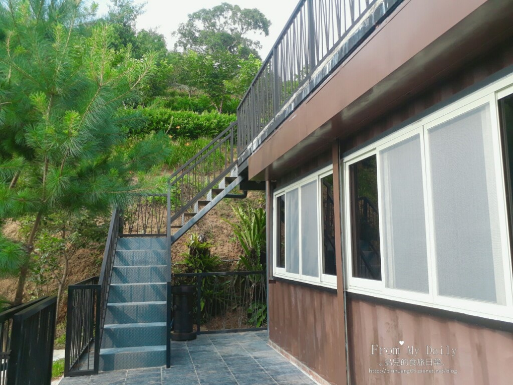 【台灣美食】桃園復興 / 丸山咖啡PLAY MOUNTAIN|工業風咖啡廳 觀賞日落的好去處