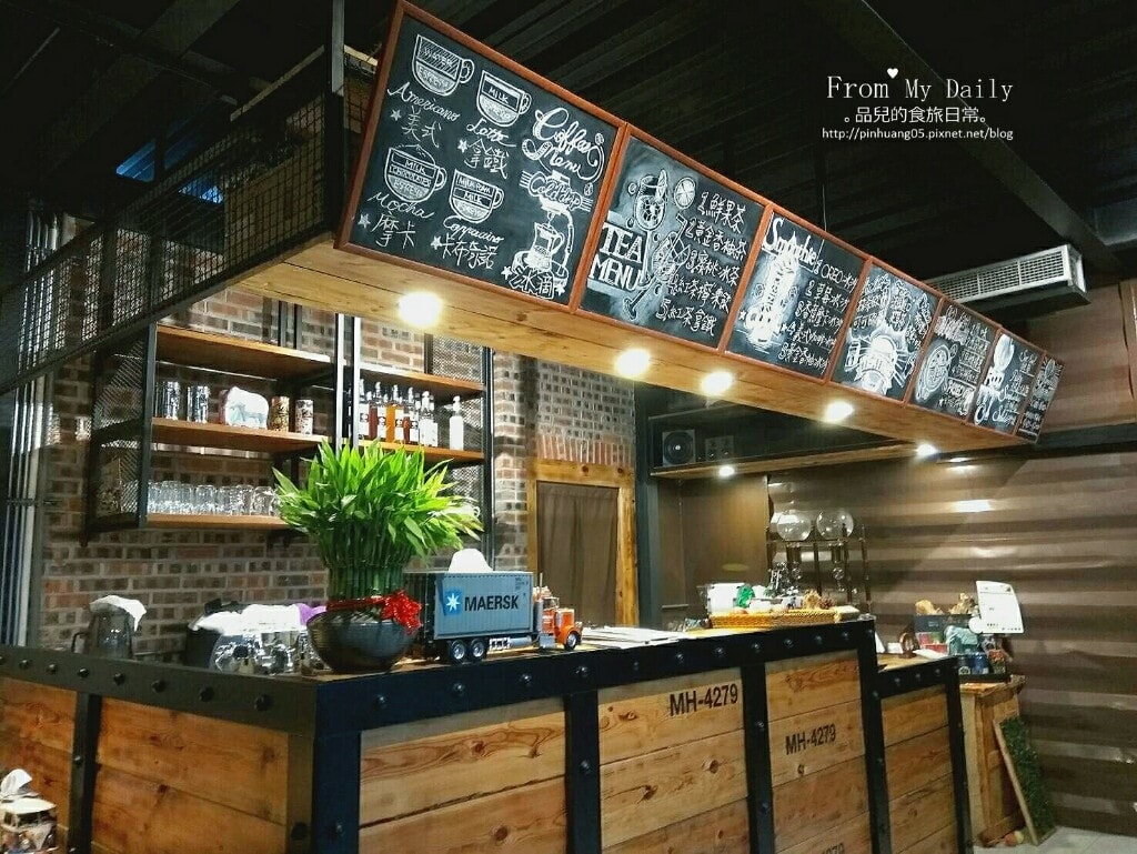 【台灣美食】桃園復興 / 丸山咖啡PLAY MOUNTAIN|工業風咖啡廳 觀賞日落的好去處
