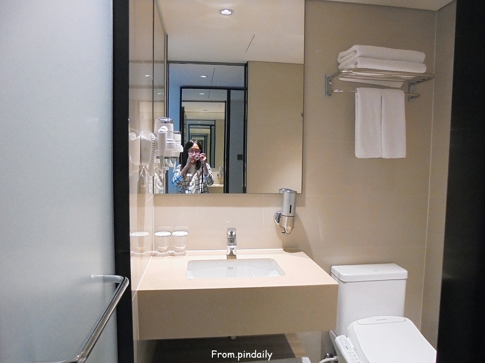Holiday inn-11.jpg
