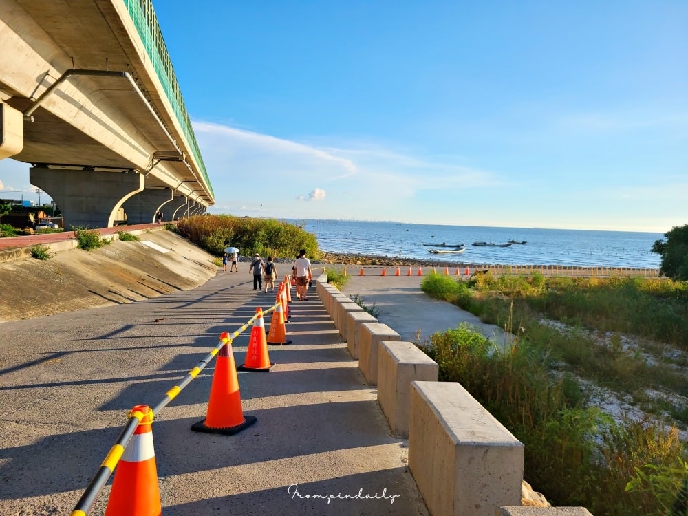 sea and sky walk-4.jpg sea and sky walk-4.jpg