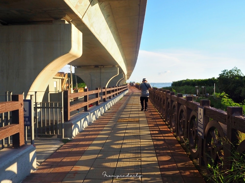 sea and sky walk-2.JPG sea and sky walk-2.JPG