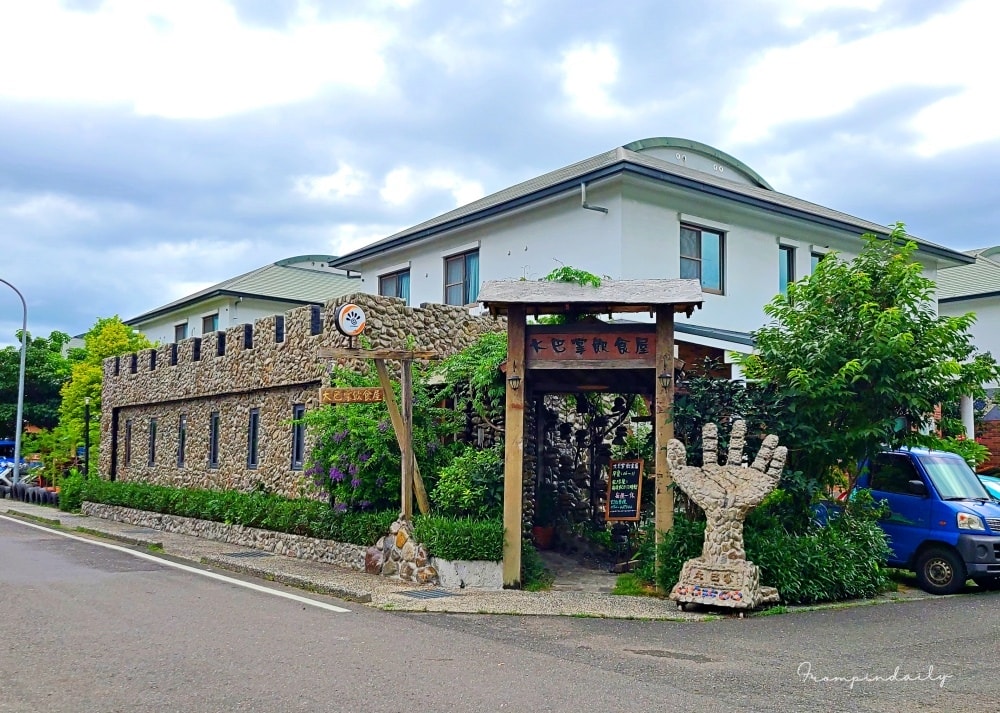 BigHandStone-1.jpg BigHandStone-1.jpg