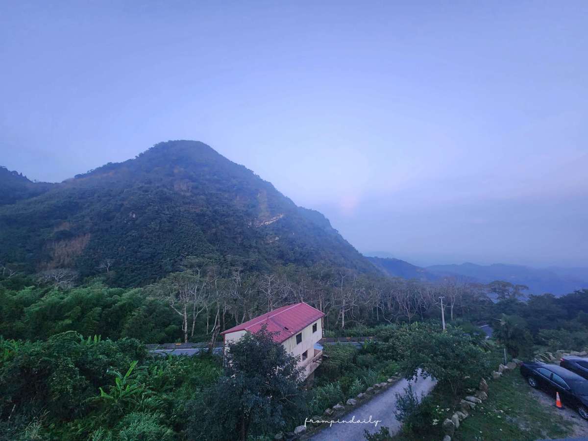 【嘉義住宿】夢蝶民宿・嘉義阿里山住宿推薦 / 坐擁龍頭山景致、夕陽及嘉義市夜景,欣賞海拔1200m的清水模建築民宿 - 第46張圖 【嘉義住宿】夢蝶民宿・嘉義阿里山住宿推薦 / 坐擁龍頭山景致、夕陽及嘉義市夜景,欣賞海拔1200m的清水模建築民宿