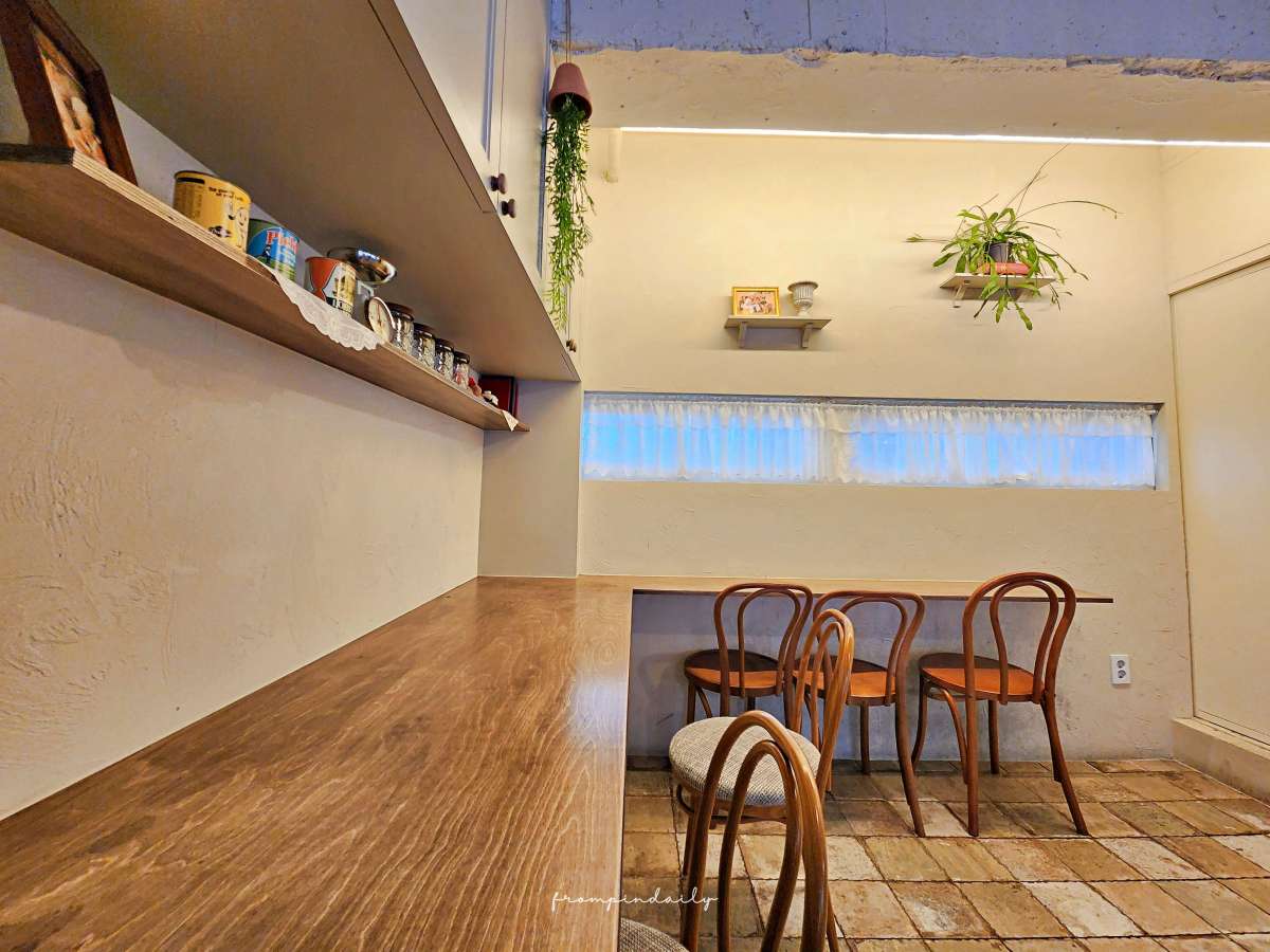 【首爾咖啡廳】Pat A Cake 延南店 팻어케이크 연남점 / 一年四季都想回訪的延南洞水果蛋糕咖啡廳 - 第6張圖 【首爾咖啡廳】Pat A Cake 延南店 팻어케이크 연남점 / 一年四季都想回訪的延南洞水果蛋糕咖啡廳